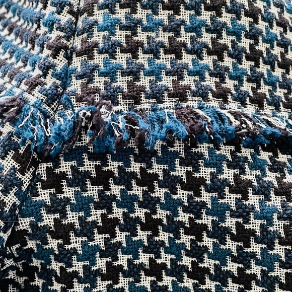 NEW WITH TAGS! Emerson Rose edgy fringe tweed
jacket blazer Size Small - Picture 5 of 12